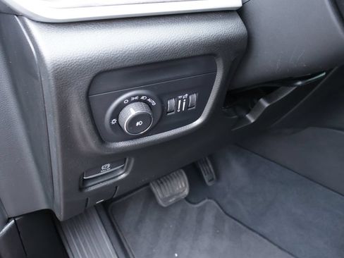 Used 2023 Jeep Grand Cherokee L Limited w/ Black Appearance Package AWD/4WD image 27
