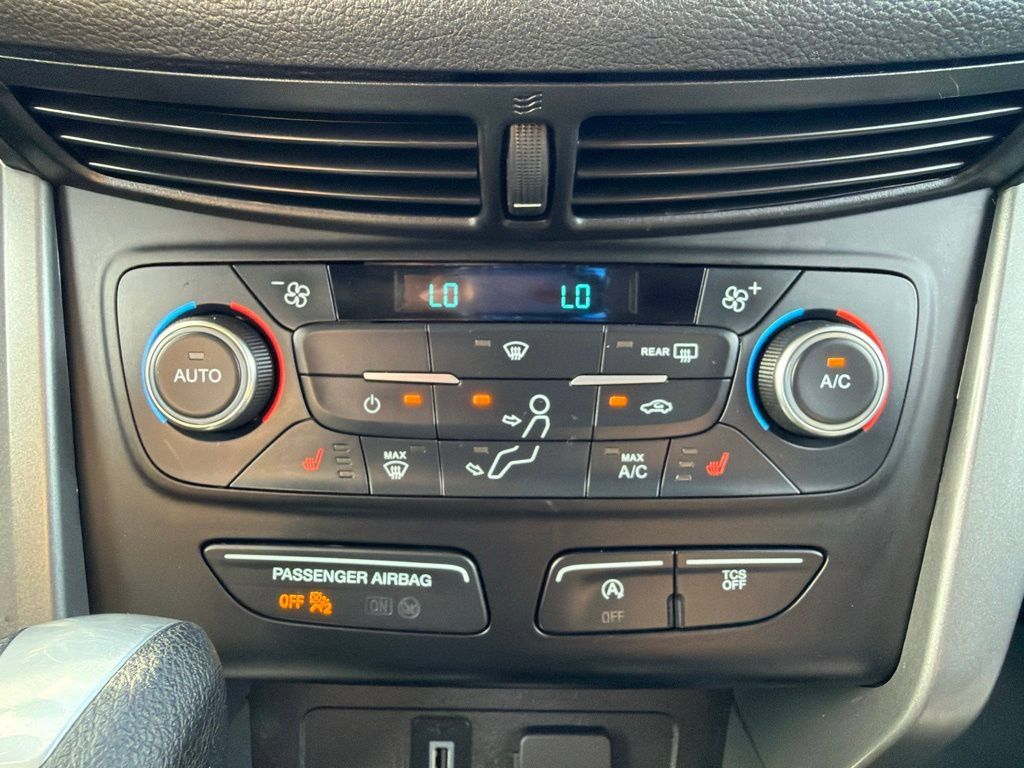 Used 2017 Ford Escape SE w/ Equipment Group 201A AWD/4WD image 21