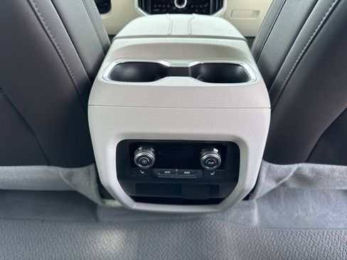 Used 2025 GMC Acadia Denali FWD image 26