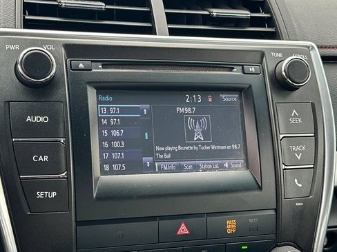 Used 2016 Toyota Camry SE FWD image 17