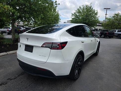 Used 2021 Tesla Model Y Long Range AWD/4WD image 7