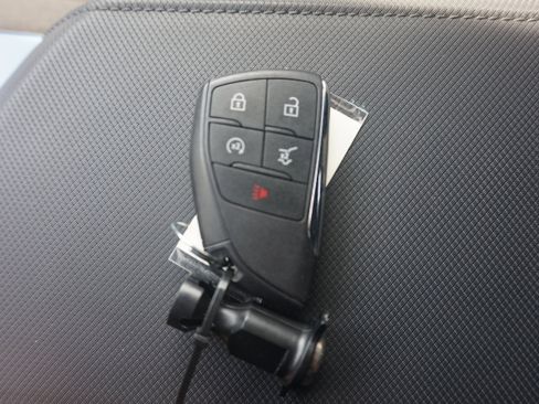 Used 2025 Chevrolet Equinox EV LT w/ Convenience Package image 36