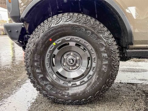 New 2025 Ford Bronco Badlands image 11