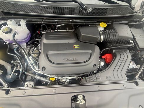 New 2026 Chrysler Pacifica Select image 30