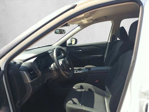 Used 2025 Nissan Rogue SV image 14