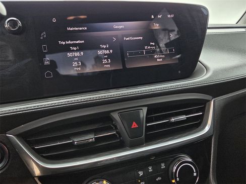 Used 2024 Buick Encore GX Sport Touring image 9