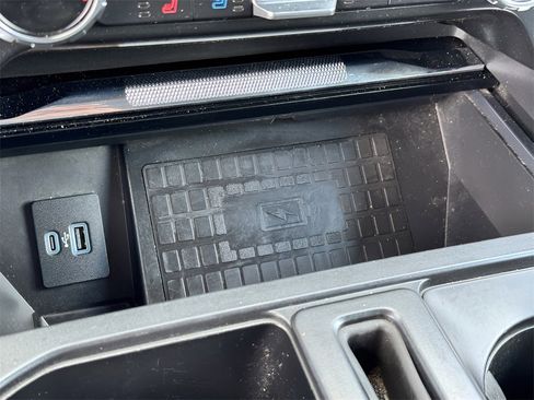 Used 2022 Ford F150 Lariat w/ Trailer Tow Package image 19