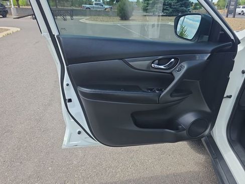 Used 2018 Nissan Rogue S AWD/4WD image 11