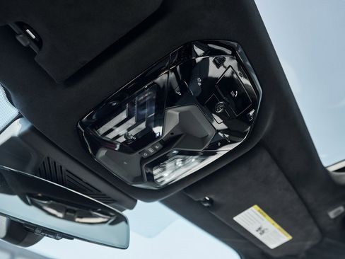 Used 2025 BMW M5 Touring image 81