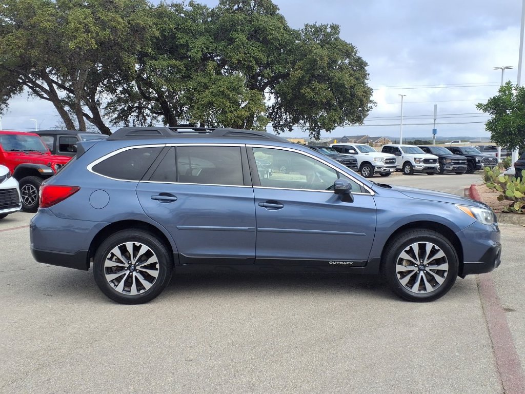Used 2017 Subaru Outback 3.6R Limited AWD/4WD image 4