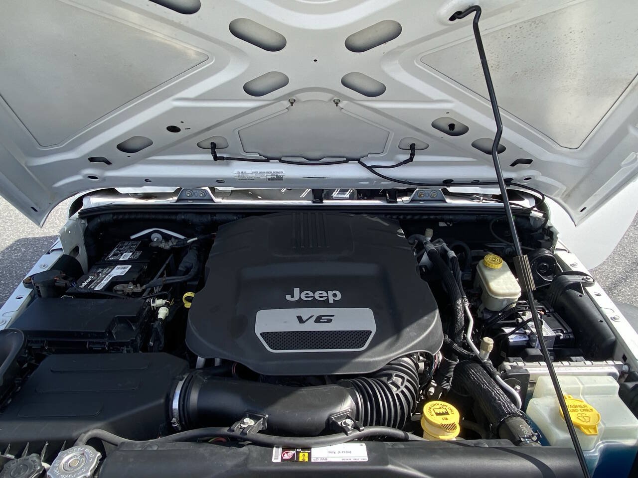 Used 2016 Jeep Wrangler Sport w/ Quick Order Package 24S AWD/4WD image 25