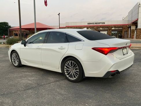 Used 2019 Toyota Avalon Limited w/ Advanced Safety Package image 7