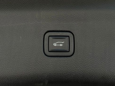 Used 2023 Buick Enclave Avenir w/ Avenir Technology Package image 20