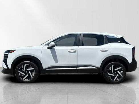 Used 2025 Nissan Kicks SV FWD image 6