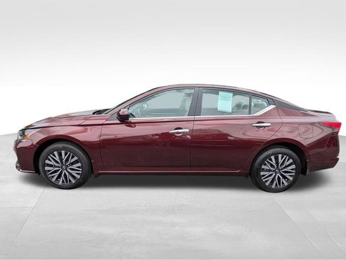 Certified 2023 Nissan Altima 2.5 SV AWD/4WD image 13