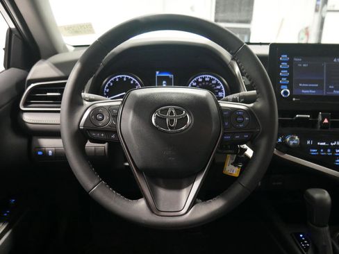 Used 2024 Toyota Camry SE image 20