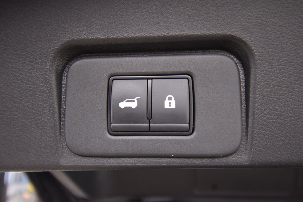 Used 2025 Nissan Rogue SV AWD/4WD image 33