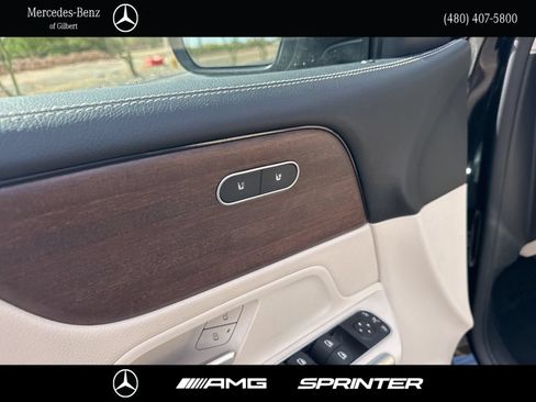 Used 2022 Mercedes-Benz GLB 250 image 14