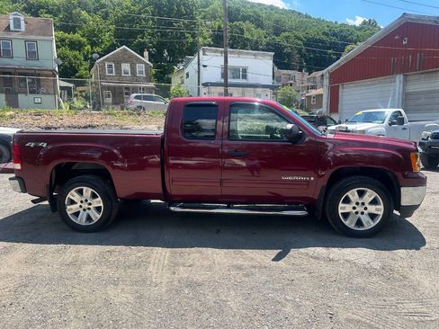 Used 2008 GMC Sierra 1500 SLE w/ Sierra NFL Edition AWD/4WD image 6