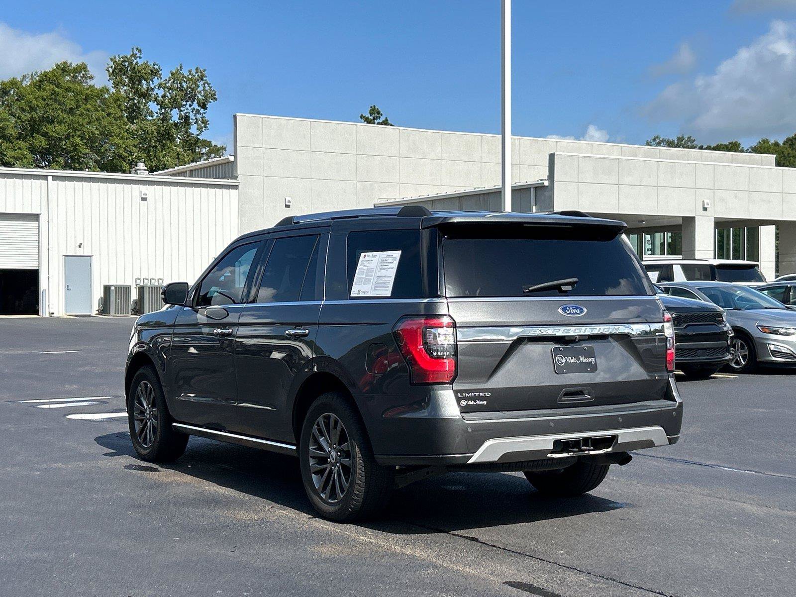 Used 2019 Ford Expedition Limited w/ Equipment Group 301A RWD image 3