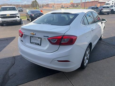 Used 2018 Chevrolet Cruze Premier FWD image 7