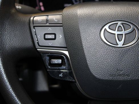 Used 2025 Toyota Camry LE AWD/4WD image 29