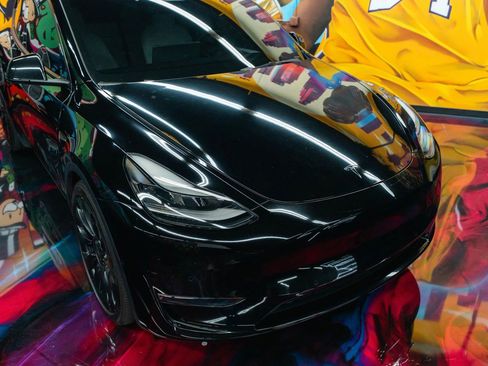 Used 2022 Tesla Model Y Performance image 3