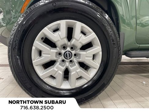Used 2022 Nissan Frontier SV w/ SV Premium Package image 28