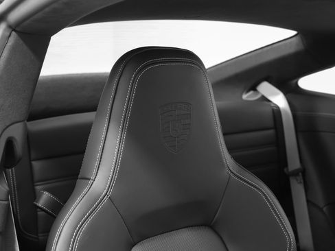 Certified 2025 Porsche 911 Carrera GTS RWD image 29