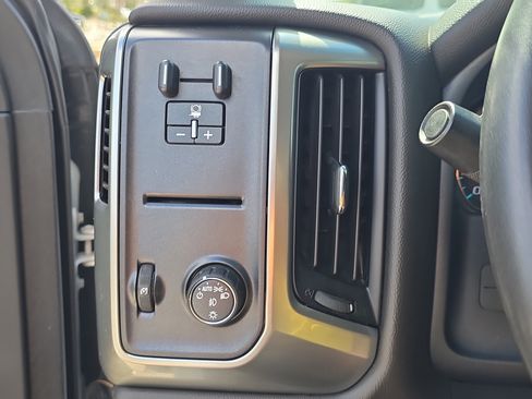 Used 2019 Chevrolet Silverado 1500 LT w/ All Star Edition image 26