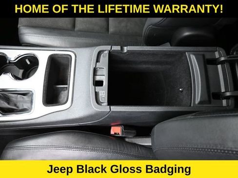 Used 2020 Jeep Grand Cherokee Altitude AWD/4WD image 36
