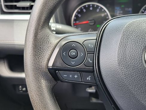 Used 2022 Toyota RAV4 XLE FWD image 7