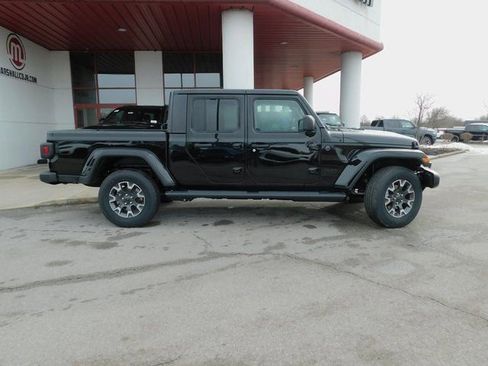 New 2026 Jeep Gladiator Sport AWD/4WD image 29