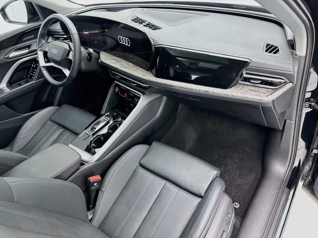 Certified 2025 Audi Q5 Premium w/ Premium Plus AWD/4WD image 16