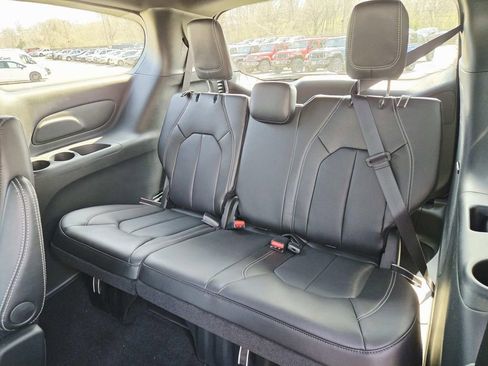 New 2026 Chrysler Voyager LX FWD image 15