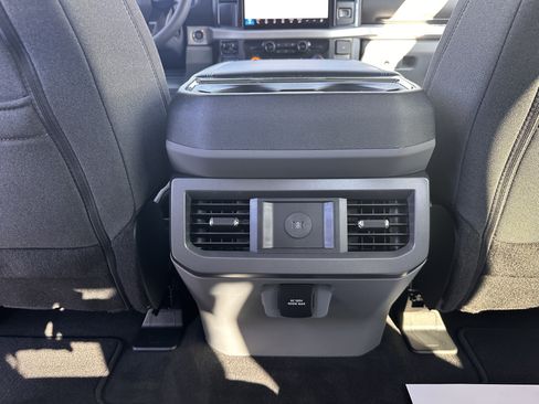 New 2026 Ford F250 XLT w/ XLT Premium Package AWD/4WD image 19