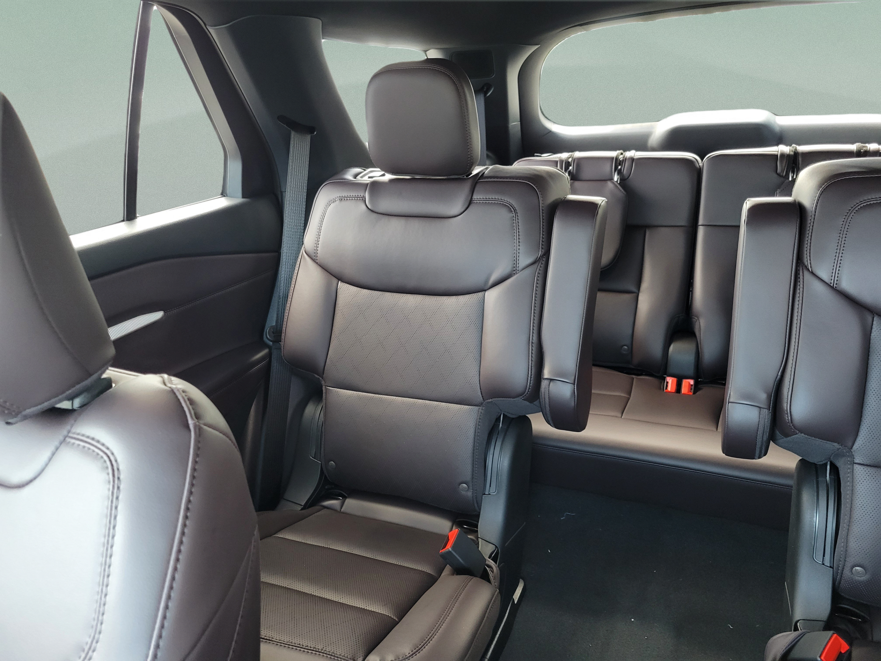 New 2026 Ford Explorer Platinum RWD image 8