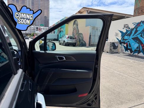 Used 2026 Kia Carnival SX w/ SX Dark Edition Package FWD image 9