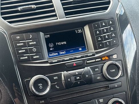 Used 2017 Ford Explorer XLT AWD/4WD image 19