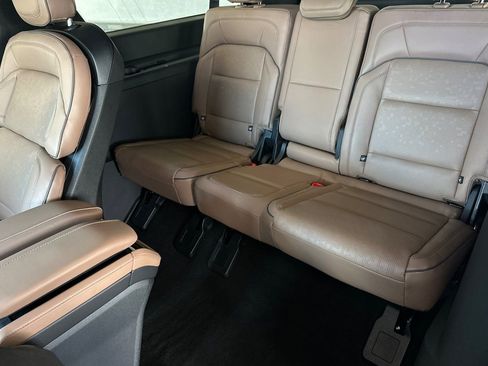 New 2026 Lincoln Navigator L Black Label AWD/4WD image 15