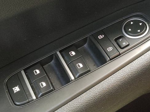 Used 2024 Kia Forte LXS image 27