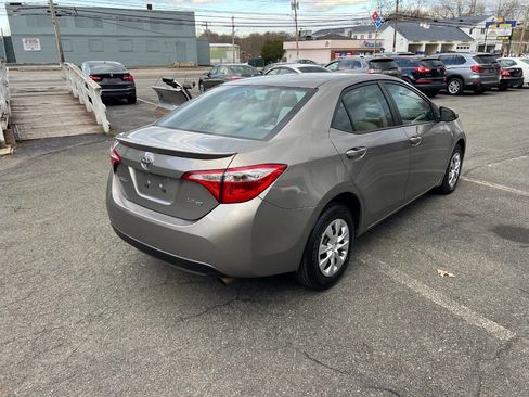 Used 2014 Toyota Corolla LE image 9