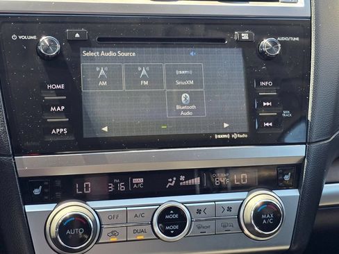 Used 2017 Subaru Outback 2.5i Limited AWD/4WD image 32