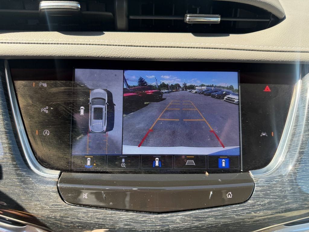 Used 2023 Cadillac XT6 Premium Luxury w/ Technology Package AWD/4WD image 25