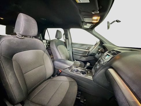 Used 2019 Ford Explorer XLT w/ Class III Trailer Tow Package FWD image 28