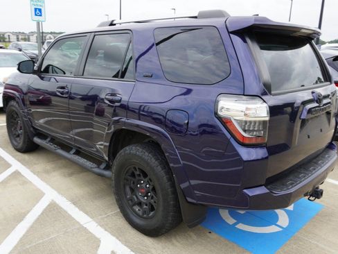 Used 2024 Toyota 4Runner SR5 Premium w/ Moonroof Package RWD image 6