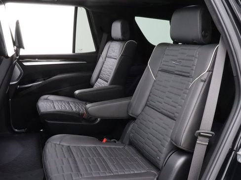 Used 2026 Cadillac Escalade Platinum Sport w/ LPO, ONYX Package AWD/4WD image 32