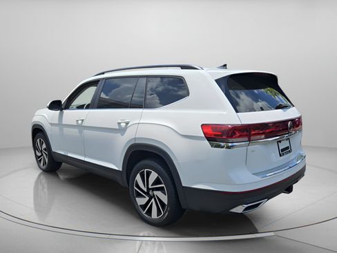 Certified 2024 Volkswagen Atlas SE FWD image 3