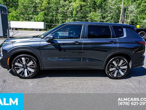 Used 2025 Mitsubishi Outlander SE FWD image 6
