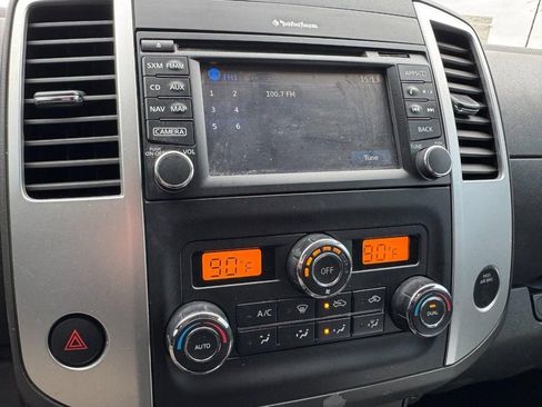 Used 2018 Nissan Frontier PRO-4X image 18
